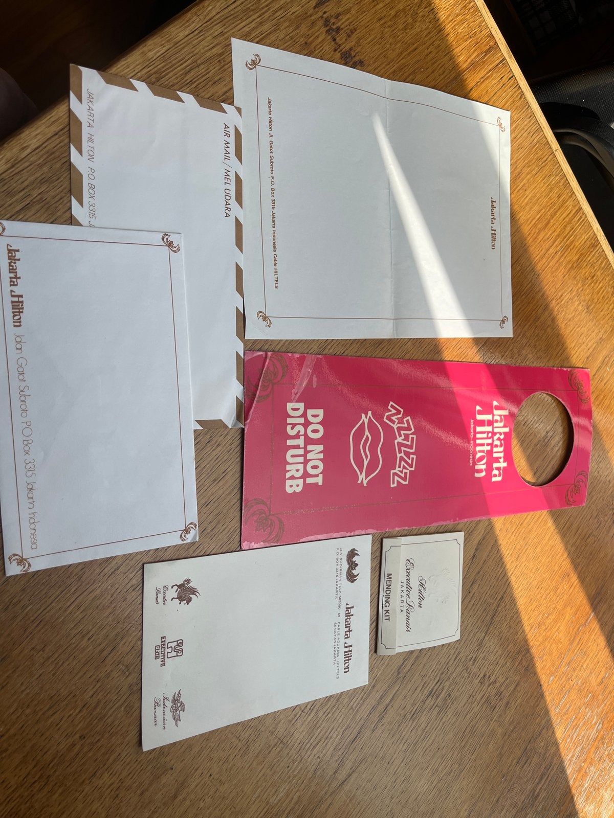 Vintage Jakarta Hilton Hotel Memorabilia Set, Verzamelen, Ophalen of Verzenden, Gebruikt
