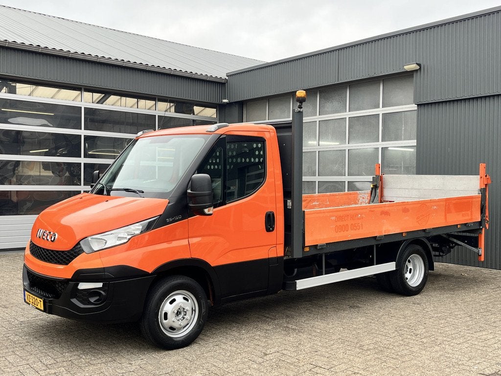 Iveco Daily 35C15 2.3 375 Trekhaak 3500kg Laadklep 500kg Nav, Auto's, Gebruikt, Zwart, Iveco, 2520 kg
