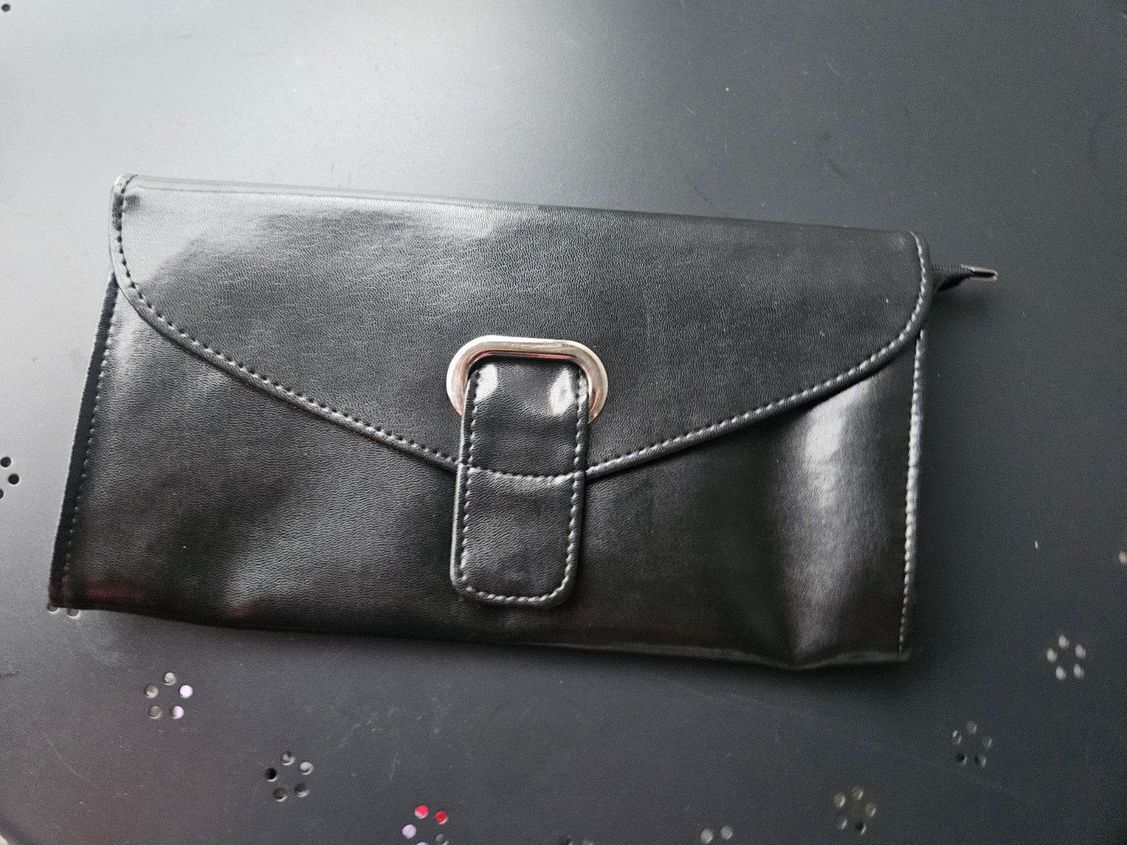 Elegante Zwarte Clutch met Zilverkleurige Gesp, Ophalen of Verzenden