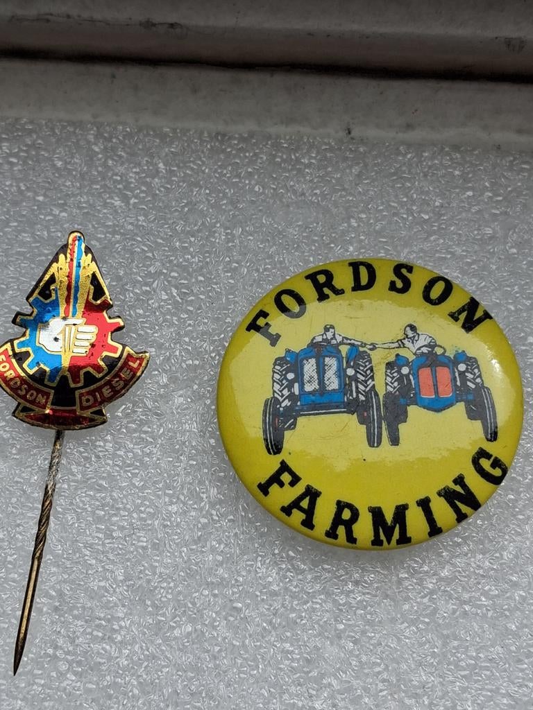 Speldje  button Fordson oldtimer tractor, Verzamelen, Ophalen of Verzenden, Overige onderwerpen
