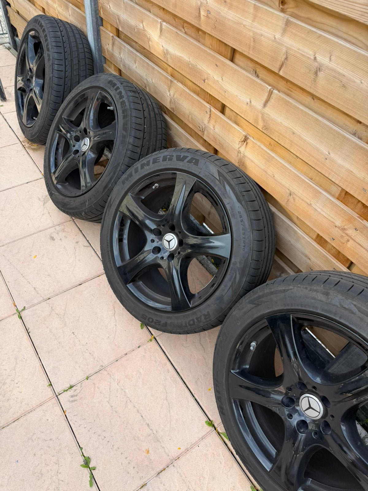 Mercedes velgen banden  18 inch, Auto-onderdelen, Banden en Velgen, Ophalen, 18 inch, Banden en Velgen, Zomerbanden