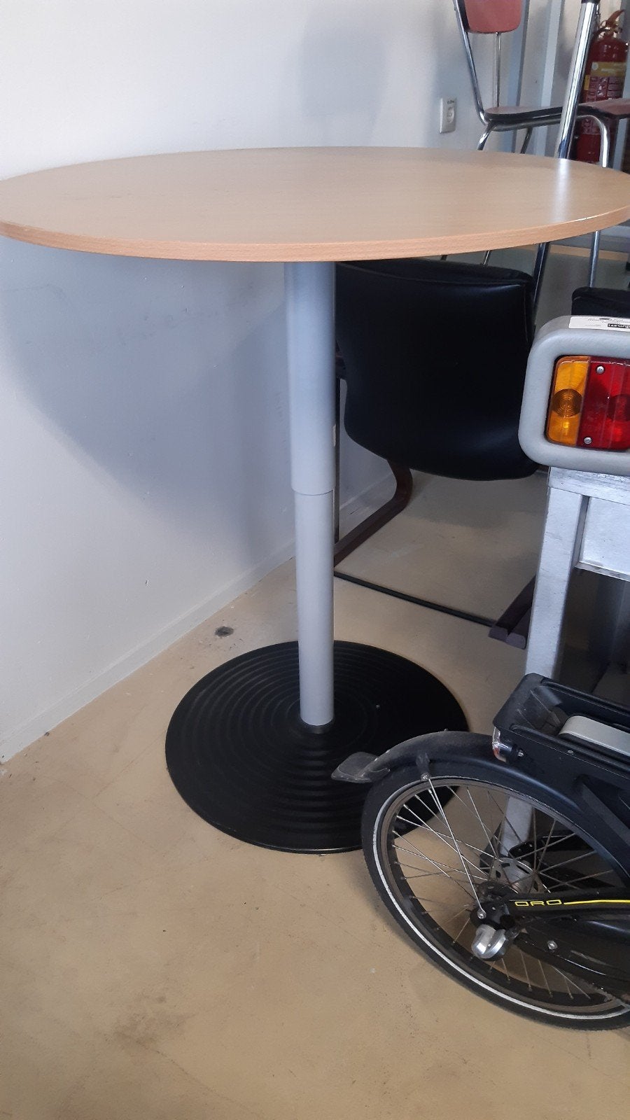 Sta zit tafel rond, Ophalen, Info@tommysmit.nl, Gebruikt, In hoogte verstelbaar