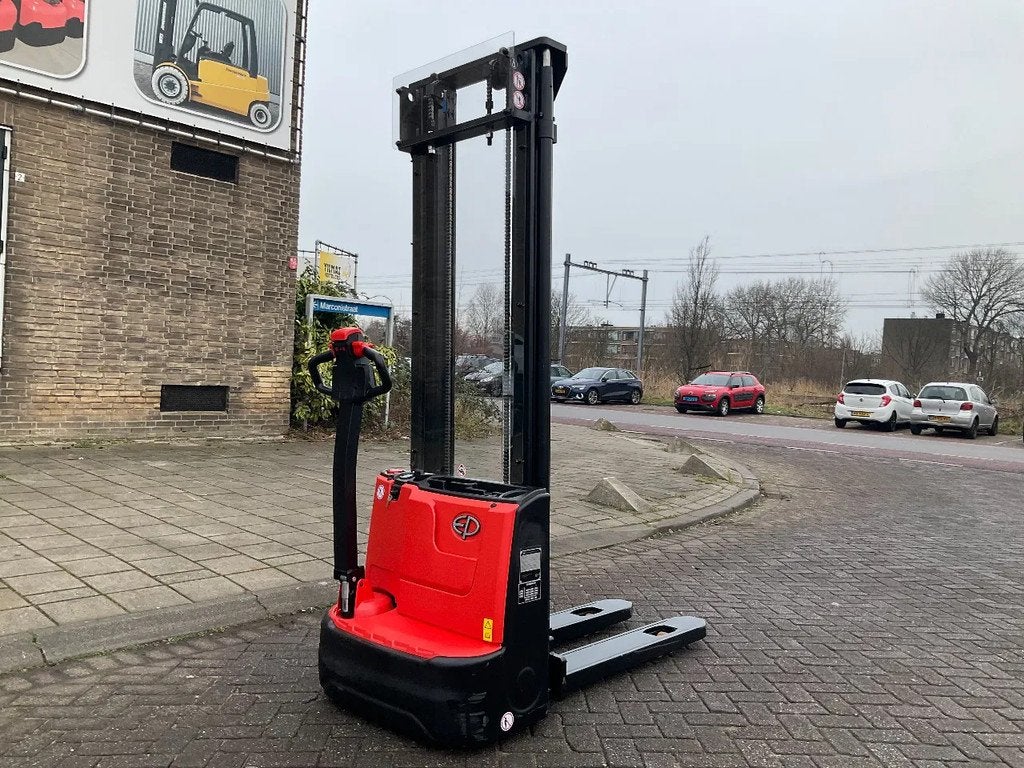 EP ESA121 1200KG 2.70METER TOT 3.80METER STAPELAAR / HEFTRUC