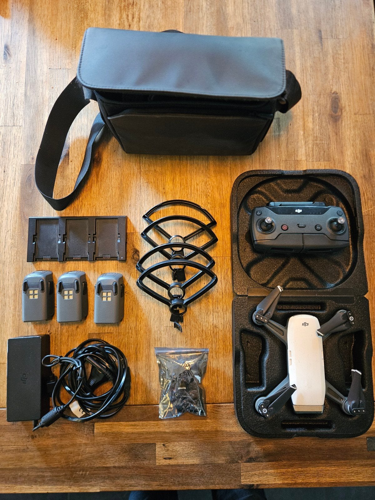 DJI Spark Fly More Combo - Complete set met 3 accu's, Cameradrone, 100 tot 1000 meter, Niet werkend, Minder dan 250 gram