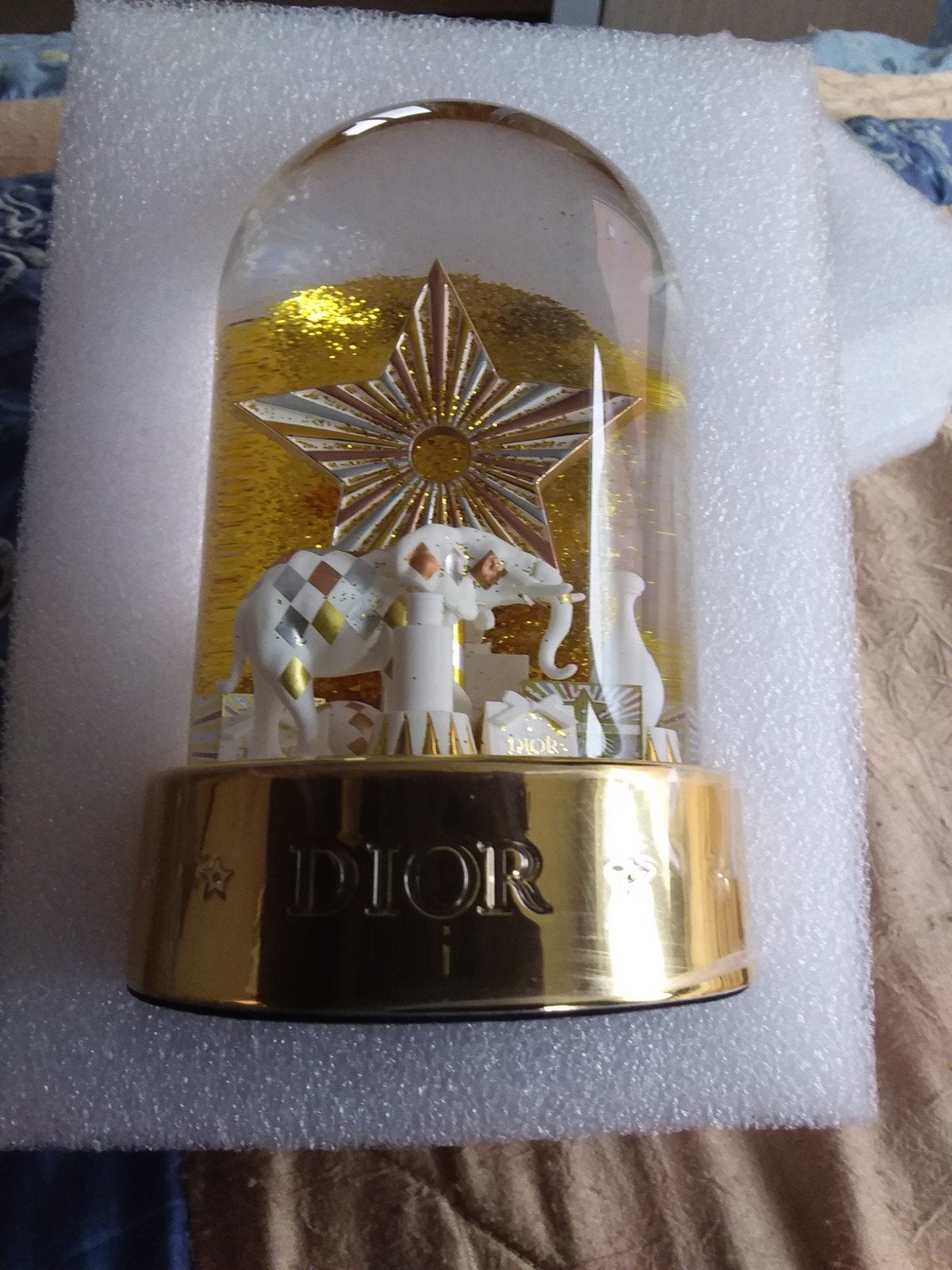 snowglobe, Verzenden