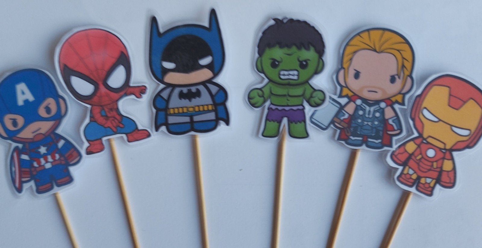 Avengers traktatie prikker, Hobby en Vrije tijd, Feestartikelen, Nieuw, Versiering, Verjaardag, Ophalen of Verzenden