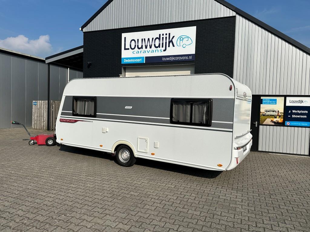 LMC Musica 490 E ’17 (Mover, Enkele Bedden), Caravans en Kamperen, Rondzit, 7 tot 8 meter, Bedrijf, Kelvinstraat 23
7701BZ  Dedemsvaart, NL