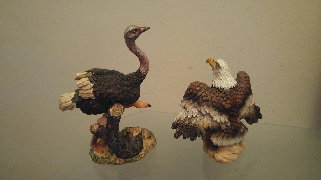 2 vogel beeldjes. Adelaar en Struisvogel., Verzamelen, Beelden en Beeldjes, Ophalen of Verzenden, Zo goed als nieuw, Dier