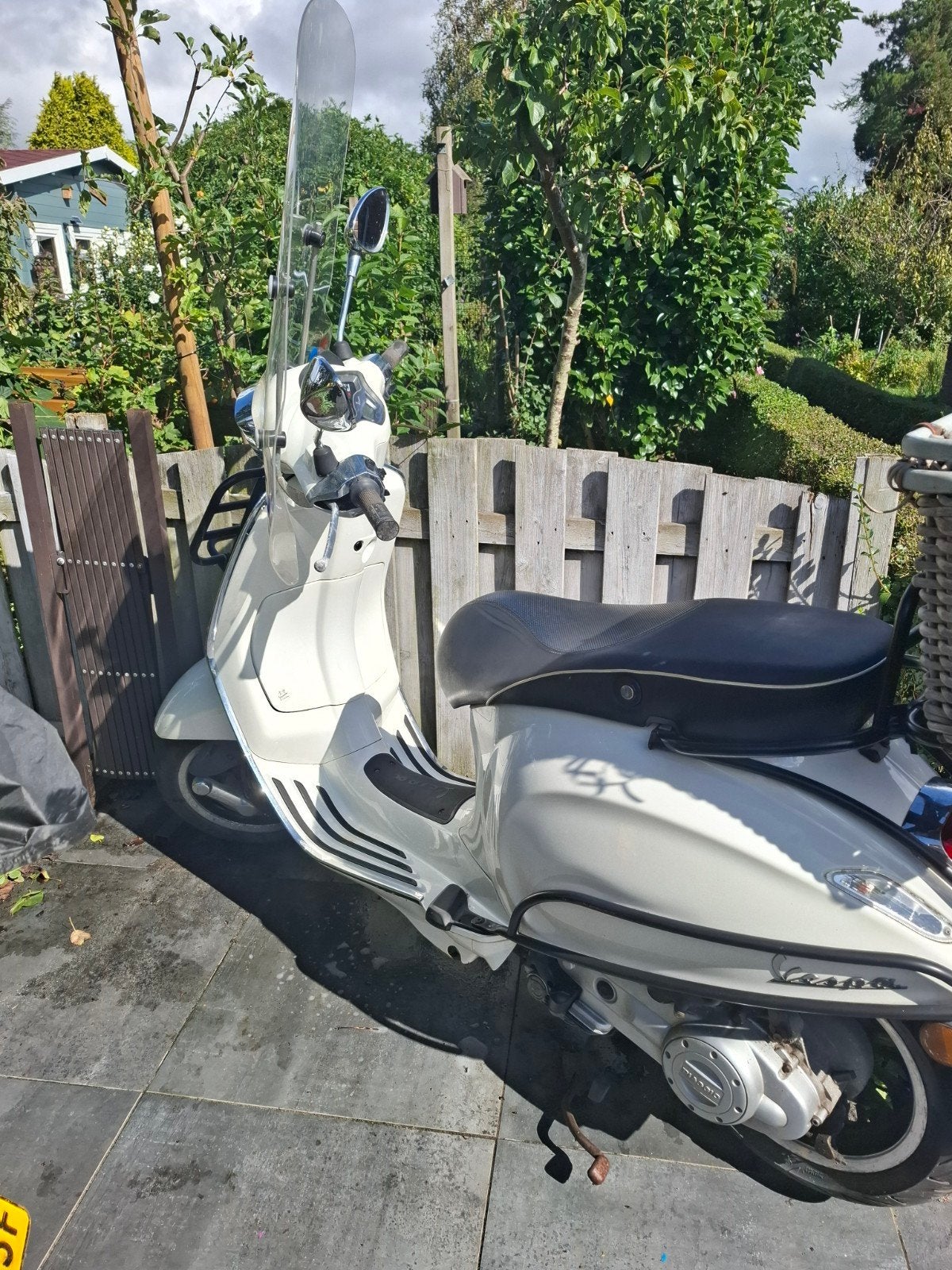 Vespa Sprint Scooter - Wit, Goed Onderhouden, Fietsen en Brommers, Ophalen, Gebruikt, Maximaal 45 km/u, Vespa S