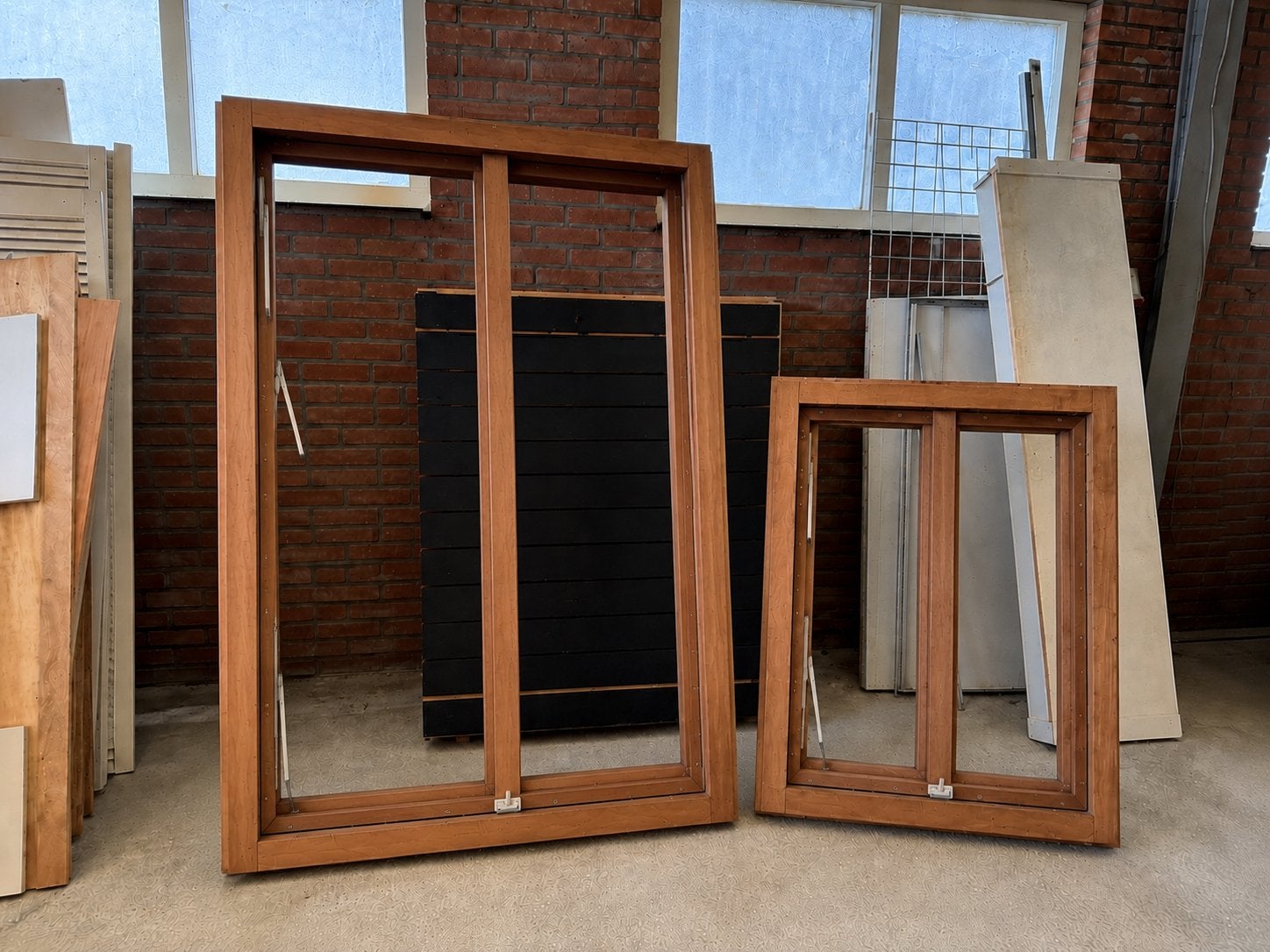 Handgemaakte houten kozijnen  (4 stuks), Ophalen, Gebruikt, Gevelraam of Ruit, 160 cm of meer