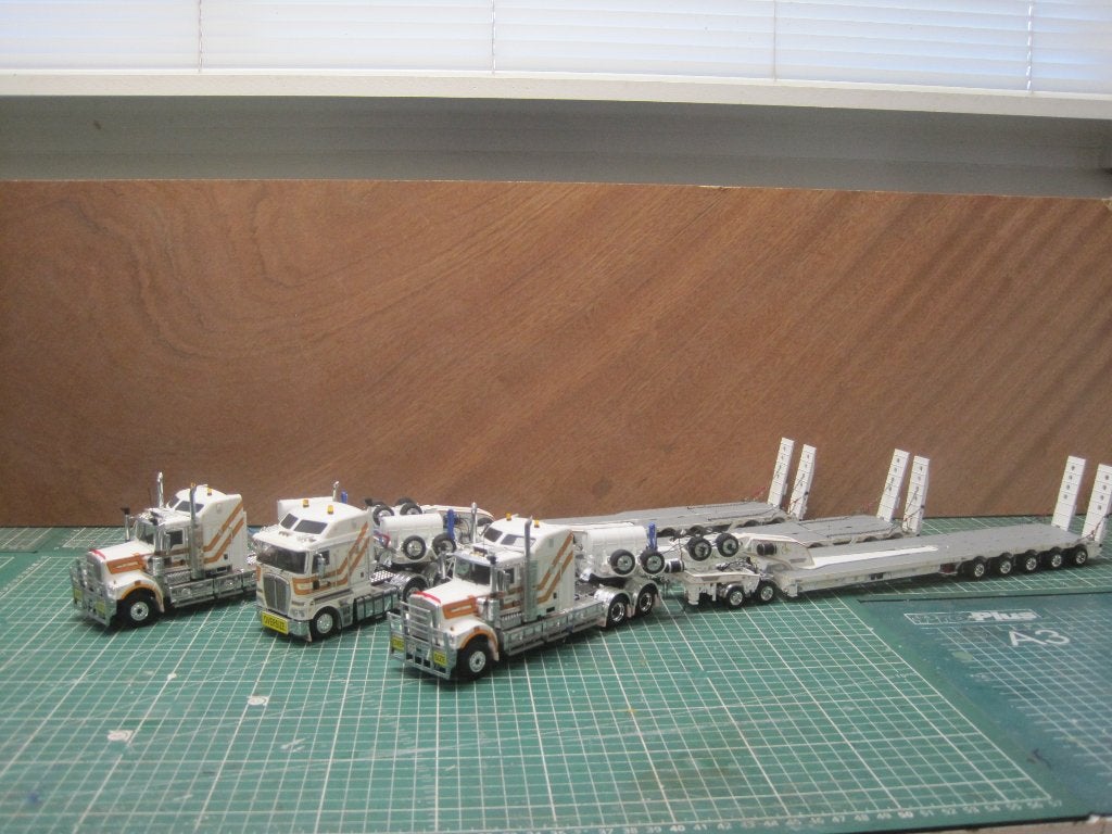 3 x  C.Q.H.H. Kenworth + dieplader, Hobby en Vrije tijd, Modelauto's | 1:50, Ophalen, Nieuw, Bus of Vrachtwagen, Overige merken