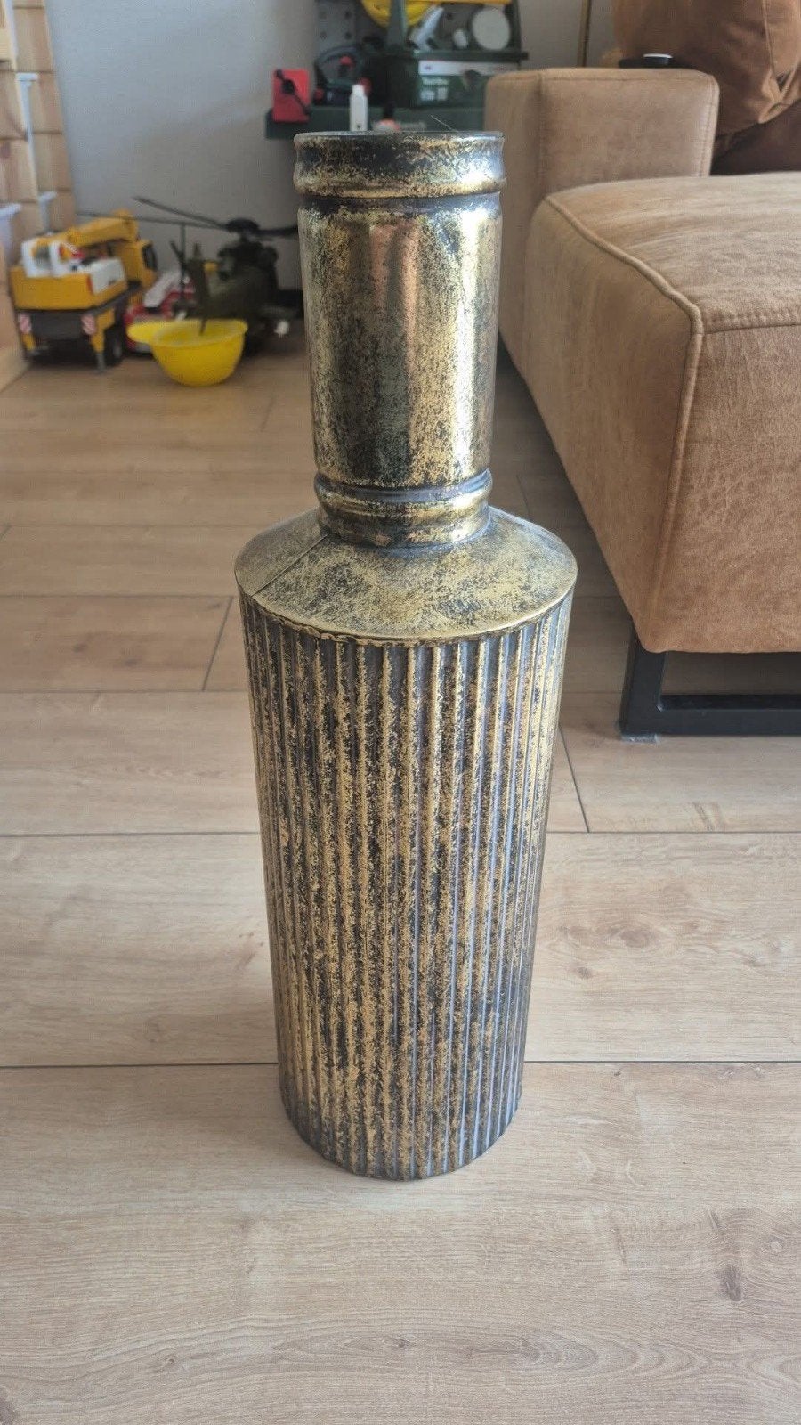 Hoge vaas van Pronto Wonen, Ophalen