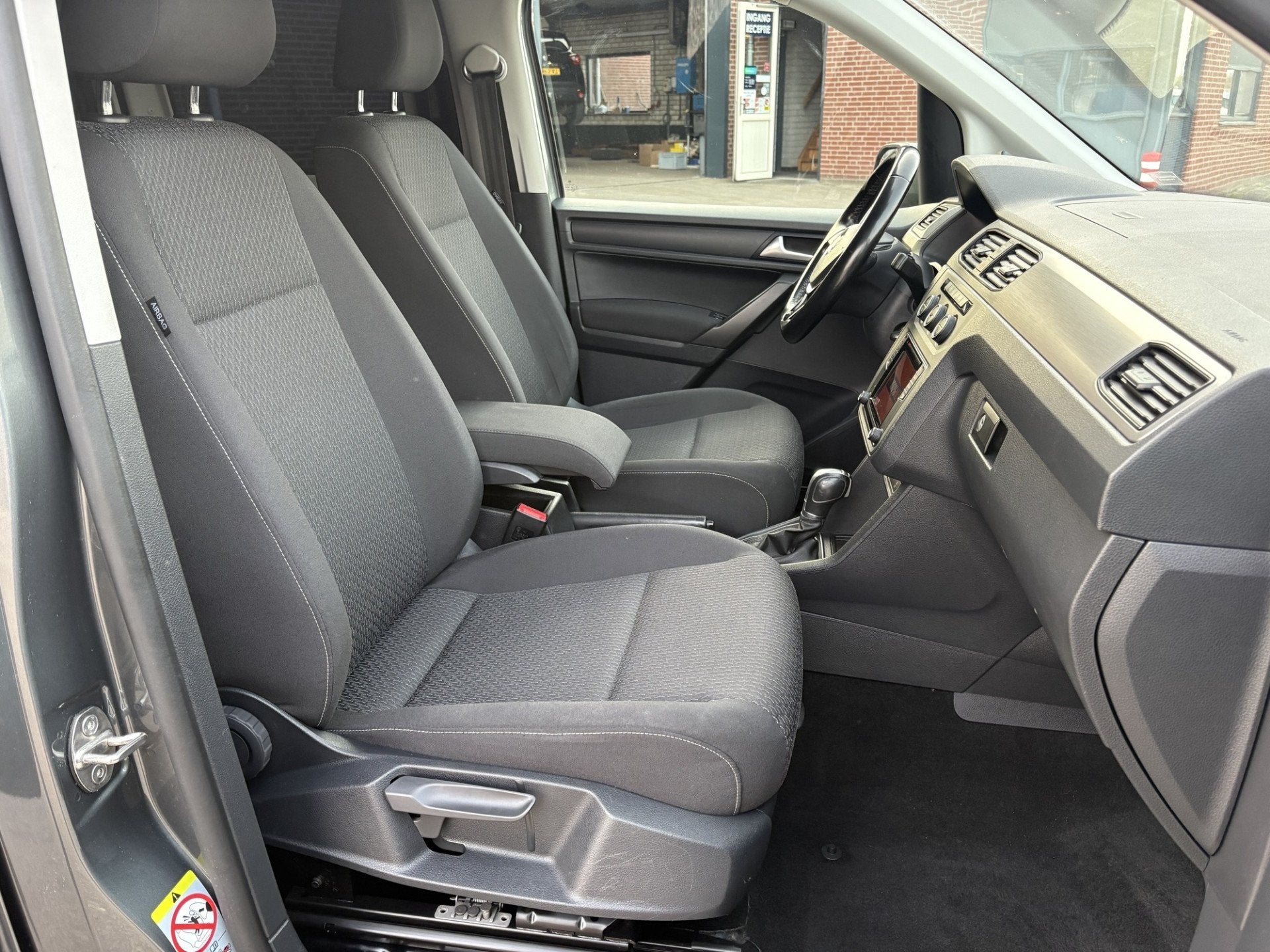 Volkswagen Caddy Maxi 1.4 TSI Trendline 5p 92kw Life (Achter, Auto's, Gebruikt, Euro 6, 4 cilinders, Grijs