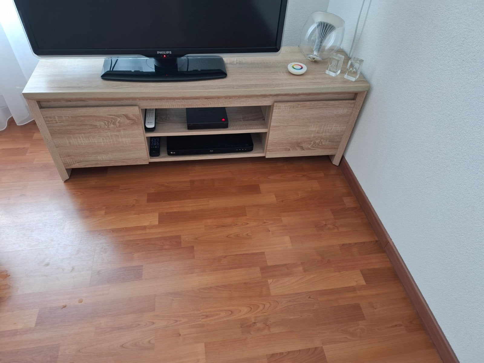 Televisiemeubel Haslund (Jysk), Huis en Inrichting, Ophalen, 100 tot 150 cm, Zo goed als nieuw, Minder dan 100 cm