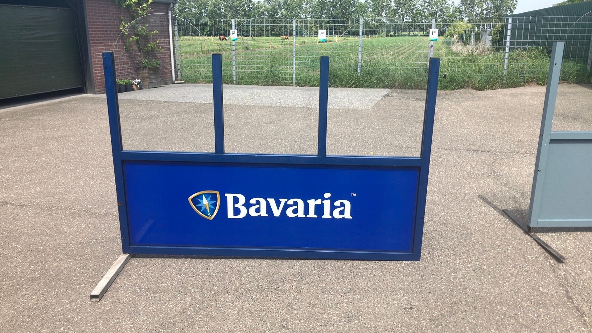 Bavaria. Windscherm. Reclamebord tuin terras manvave, Ophalen, Zo goed als nieuw, Reclamebord
