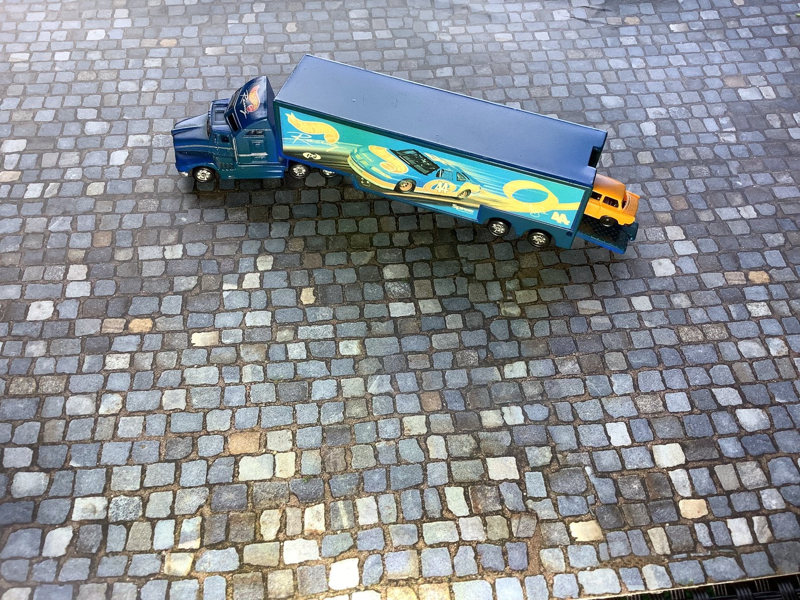 Vrachtwagen met oplegger auto vervoer n spoor no 4, Ophalen of Verzenden, Zo goed als nieuw, Gelijkstroom of Wisselstroom, Overige merken
