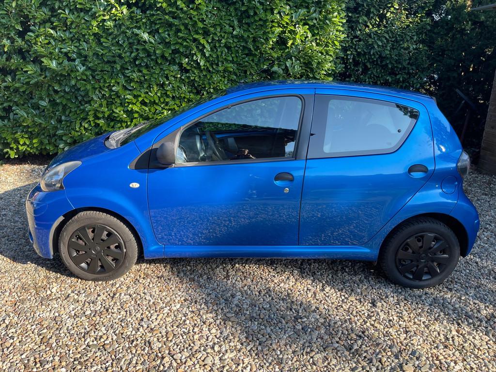 Toyota Aygo RIJKAAR/APK/HISTORY/BEURT/NAP/AIRCO/5drs//DIREKT, Voorwielaandrijving, Euro 5, Stof, Gebruikt