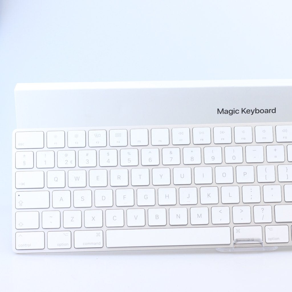 Apple Magic Keyboard met numeriek toetsenblok A1843 Wit, Computers en Software, Toetsenborden, Apple, Zo goed als nieuw, Support@apple.com