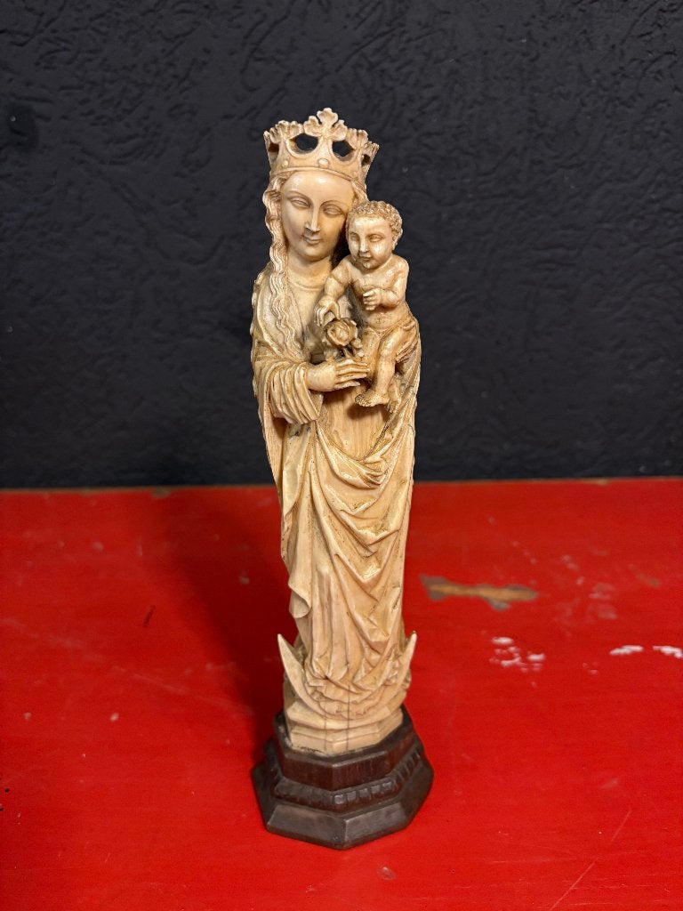Ivoren Madonna met Kind – gotische stijl -19e eeuw met CITES, Antiek en Kunst, Kunst | Beelden en Houtsnijwerken, Ophalen, 20 - 50 cm