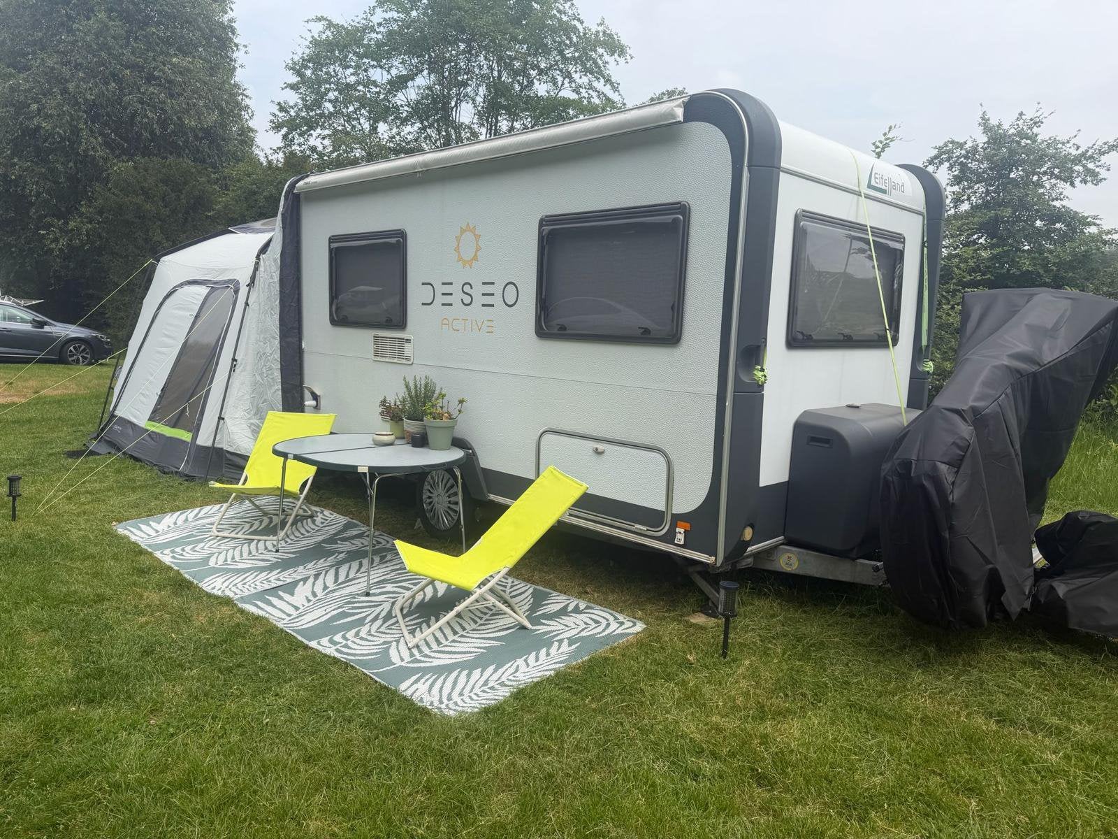 SUPER Nette Eiffeland Deseo met voortent  EN MOVER!, Caravans en Kamperen, Caravans, Bedrijf, Treinzit, Eifelland, Schokbreker