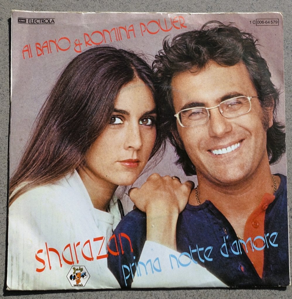 Al Bano & Romina Power - Sharazan / Prima Notte D'Amore, Fotohoes, Ophalen of Verzenden, Zo goed als nieuw, Pop