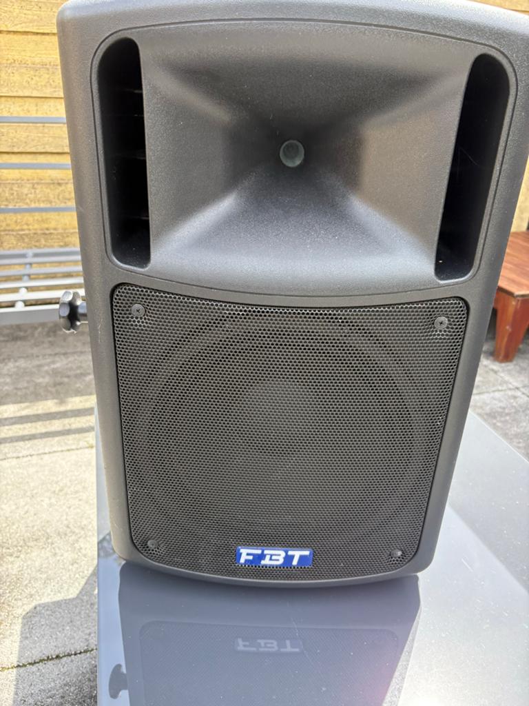 2stuks FBT Maxx 4 - 300W Sound Reinforcement Monitor, Audio, Tv en Foto, Luidsprekers, Gebruikt, Overige typen, 120 watt of meer