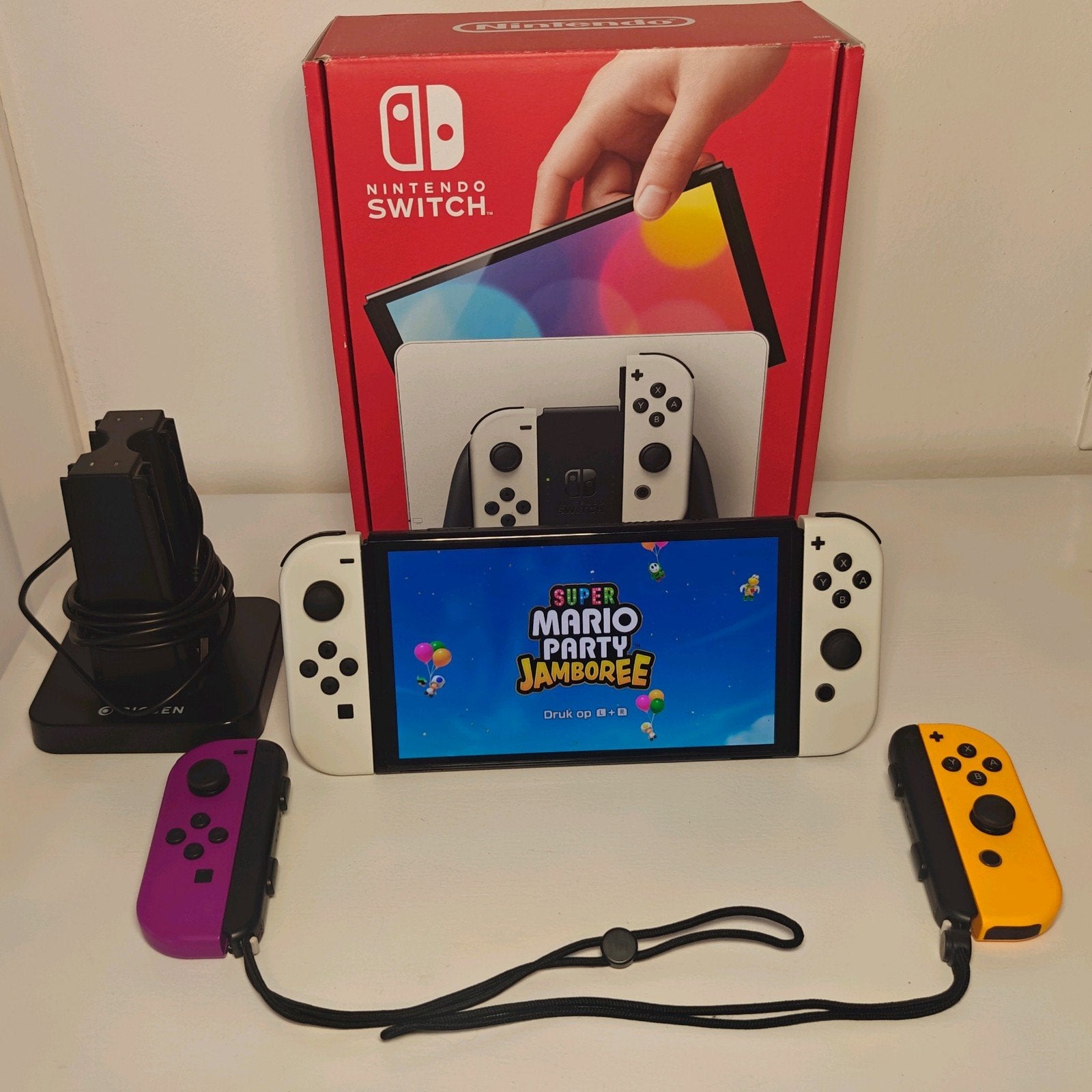 Nintendo Switch OLED, Overige genres, Ophalen of Verzenden, Zo goed als nieuw, 3 spelers of meer