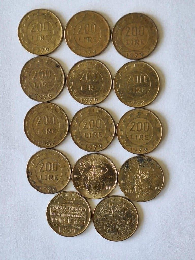 14 munten Italië 200 lire 1977-1997, Postzegels en Munten, Munten | Europa | Niet-Euromunten, Ophalen of Verzenden, Italië, Losse munt