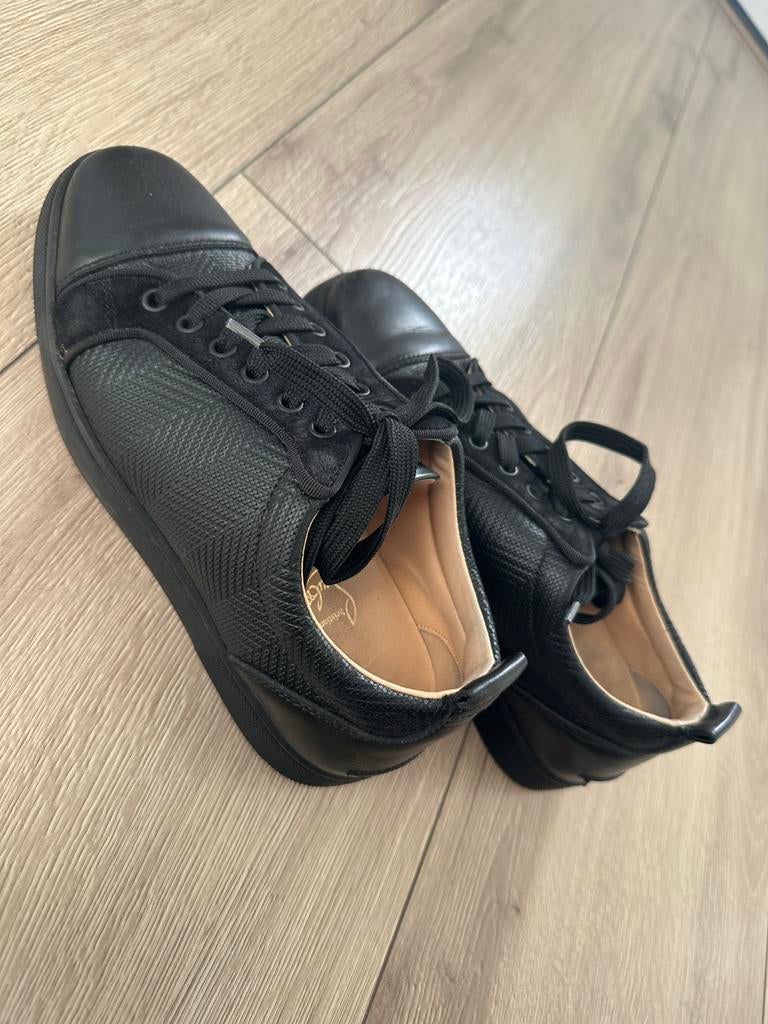 Christian Louboutin zo goed als nieuw 39, Kleding | Dames, Schoenen, Ophalen of Verzenden, Zo goed als nieuw, Zwart, Sneakers of Gympen