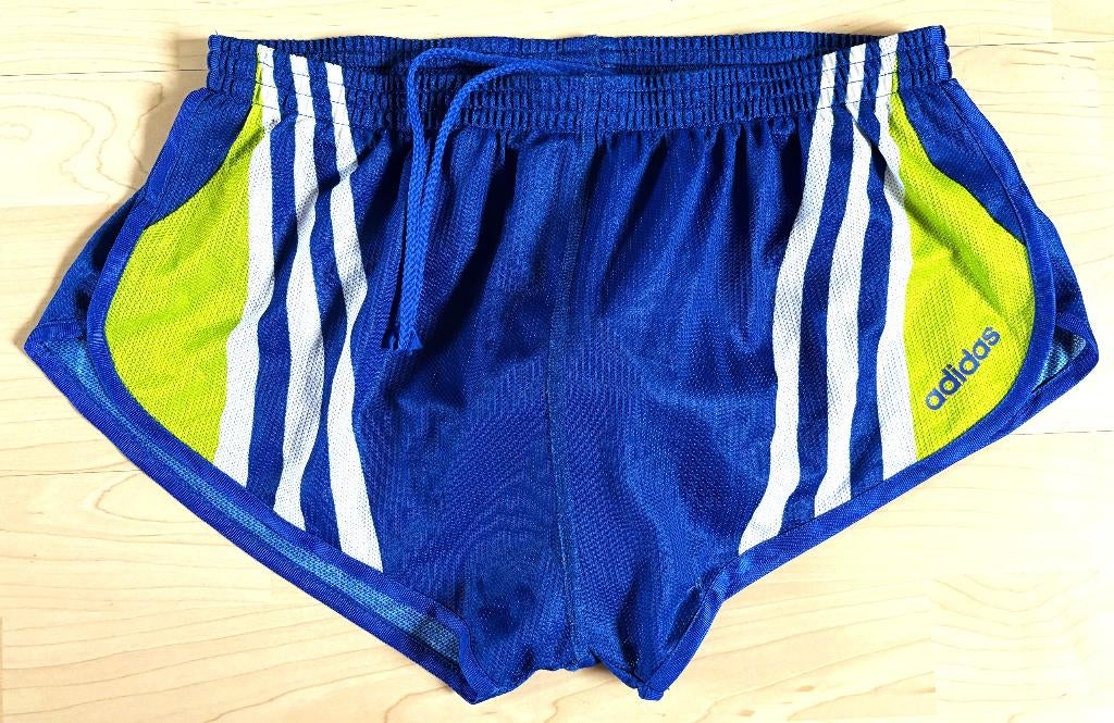Adidas vintage runner short maat  6 (L), Maat 52/54 (L), Overige kleuren, Ophalen of Verzenden, Adidas