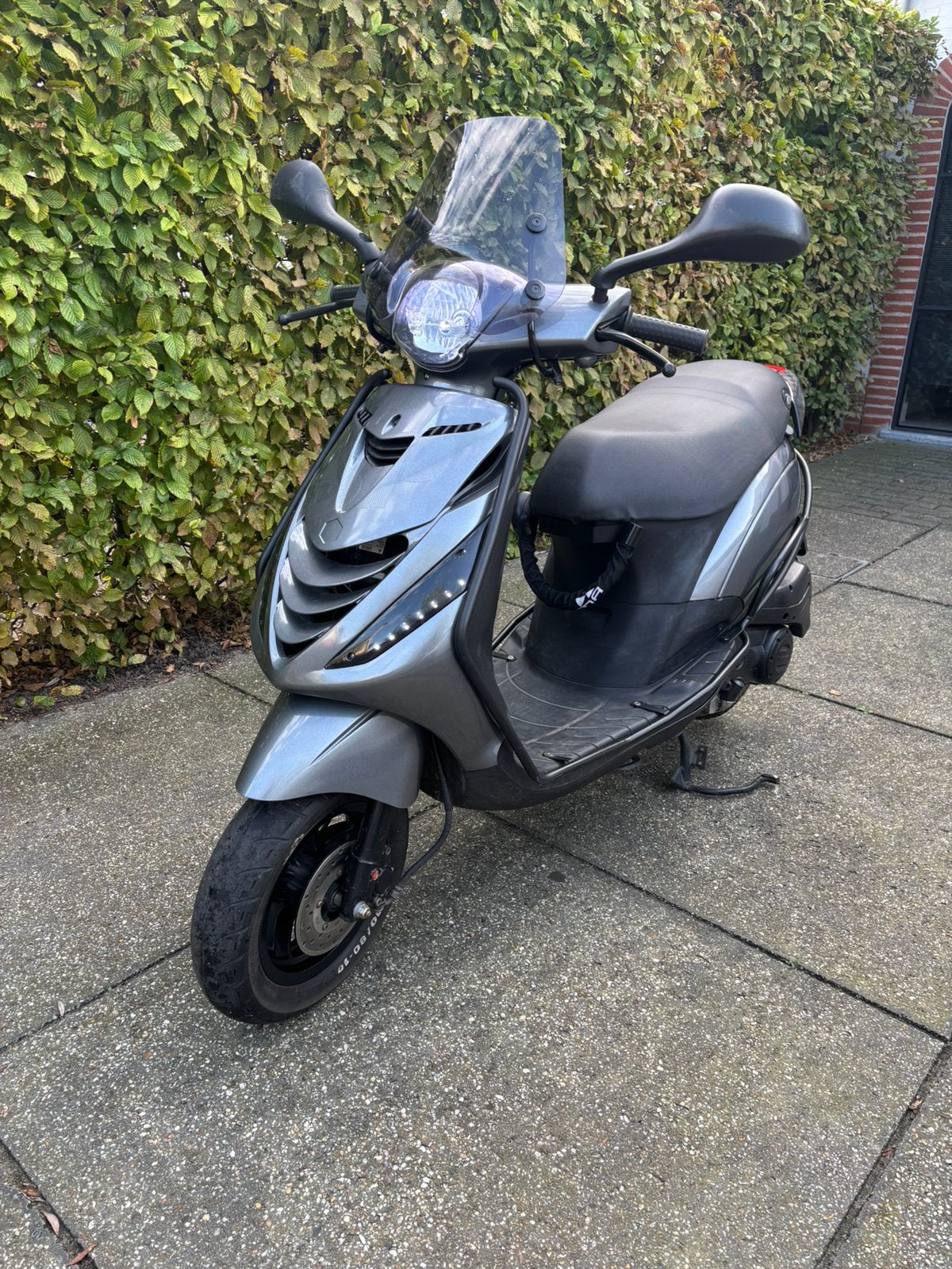 PIAGGIO ZIP SP 4T 2020 7873km Antraciet grijs, Fietsen en Brommers, Ophalen, Zo goed als nieuw, Benzine, Zip