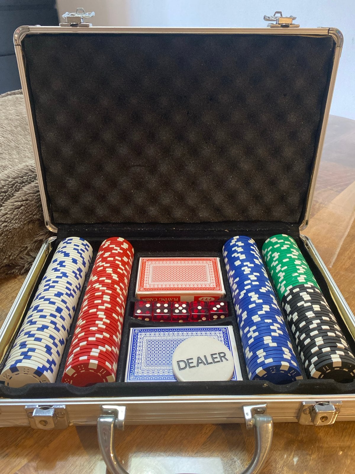 Complete Pokerset in Aluminium Koffer - Zo goed als nieuw, Drie of vier spelers, Ophalen, Zo goed als nieuw