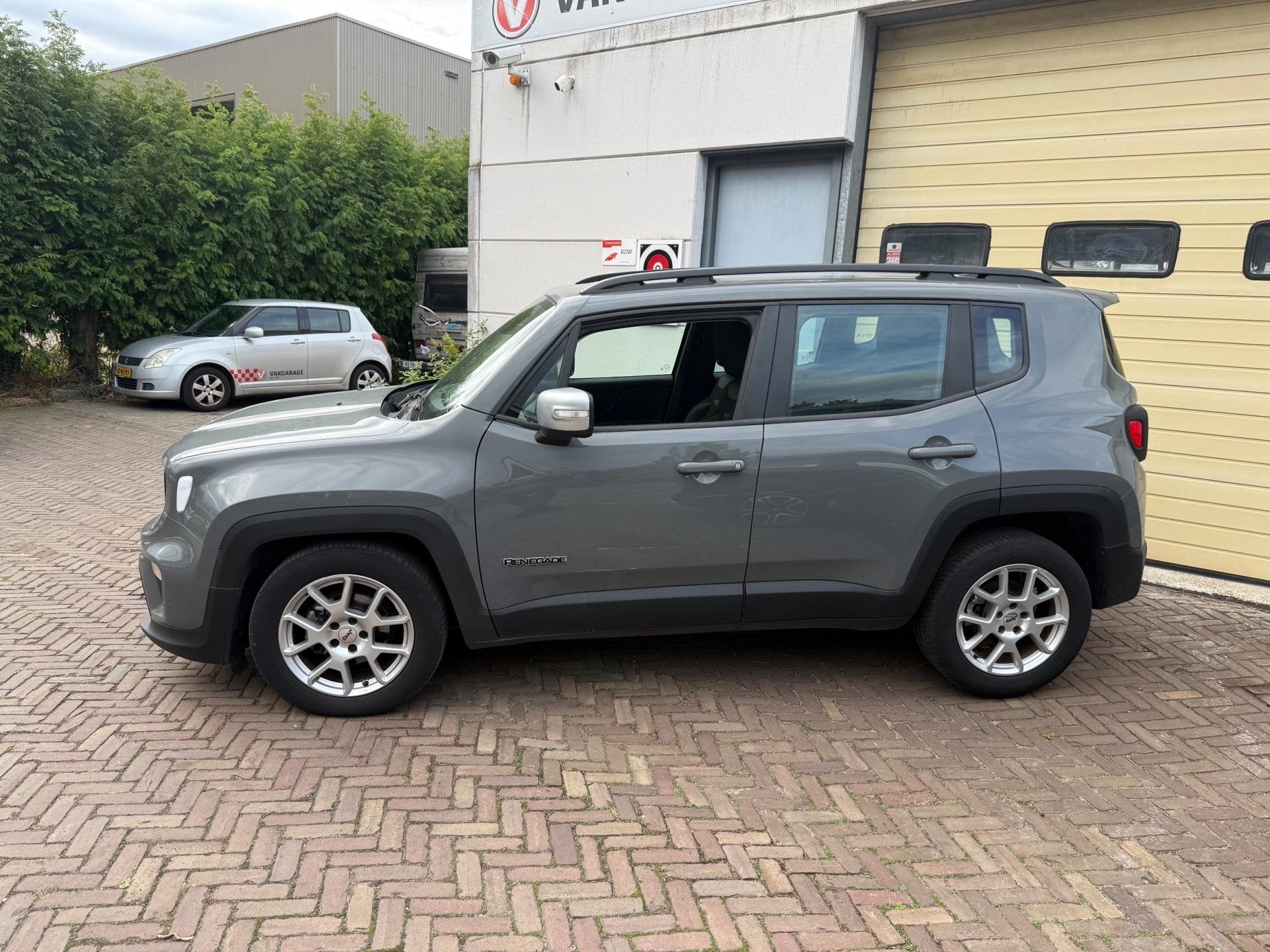 Jeep RENEGADE 1.0T Limited | Adaptive cruise | Carplay, Auto's, Jeep, Voorwielaandrijving, Stof, Automatische klimaatregeling