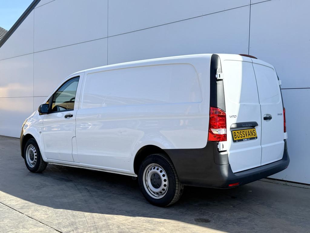 Mercedes-Benz Vito 114 1.9 CDI Automaat L2H1 MBUX Climate Co, Auto's, Stof, Gebruikt, Zwart, 4 cilinders