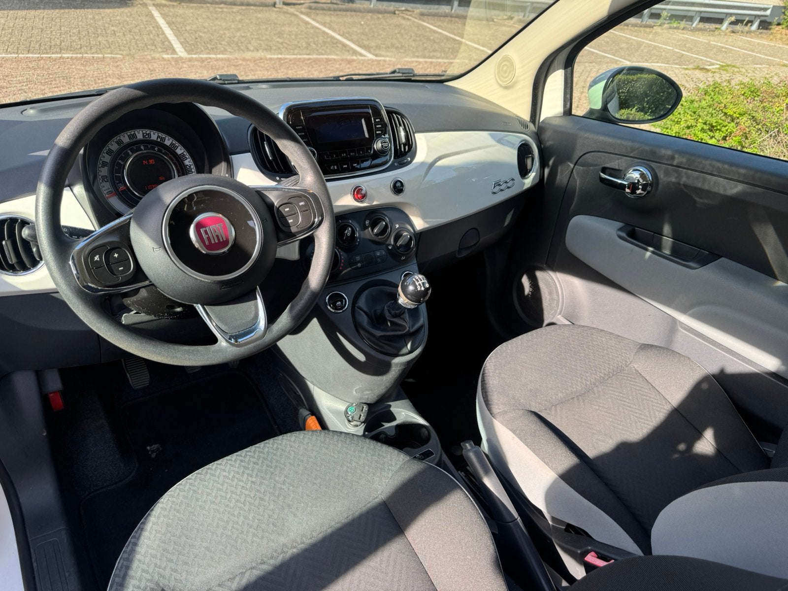 Foto 10 van Fiat 500 0.9 TwinAir TURBO 80 pk | Wit | 2017 | Nieuwe APK