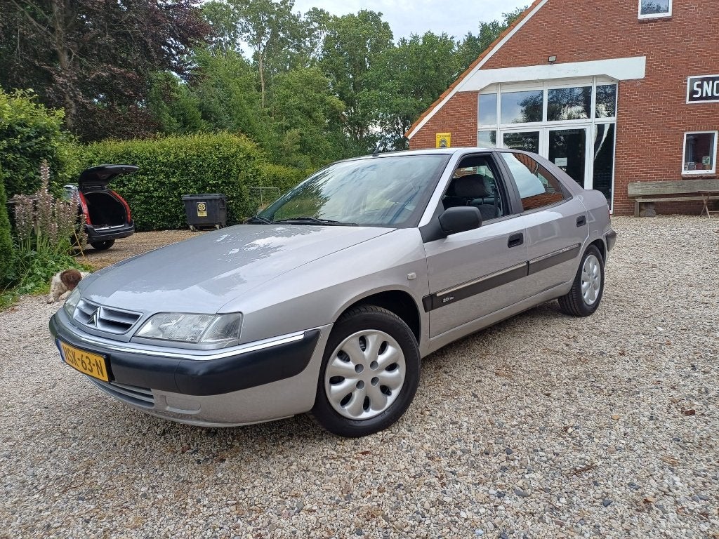 Citroën Xantia 2.0 I 16V automaat 2000 63900km!  uniek mooi!, Auto's, Citroën, 1998 cc, 4 cilinders, 11 km/l, Bedrijf