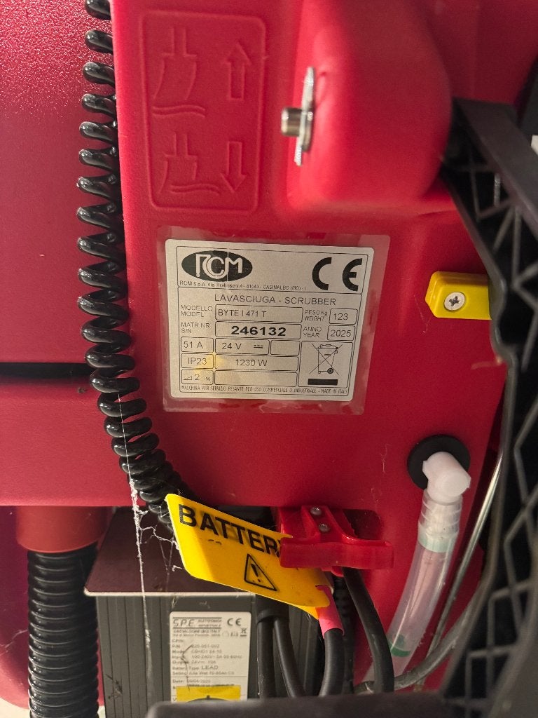 RCM BYTE 471 T. Schrobzuigmachine- 2025-ZO GOED ALS NIEUW!, Ophalen of Verzenden, Zo goed als nieuw, Schrobmachine