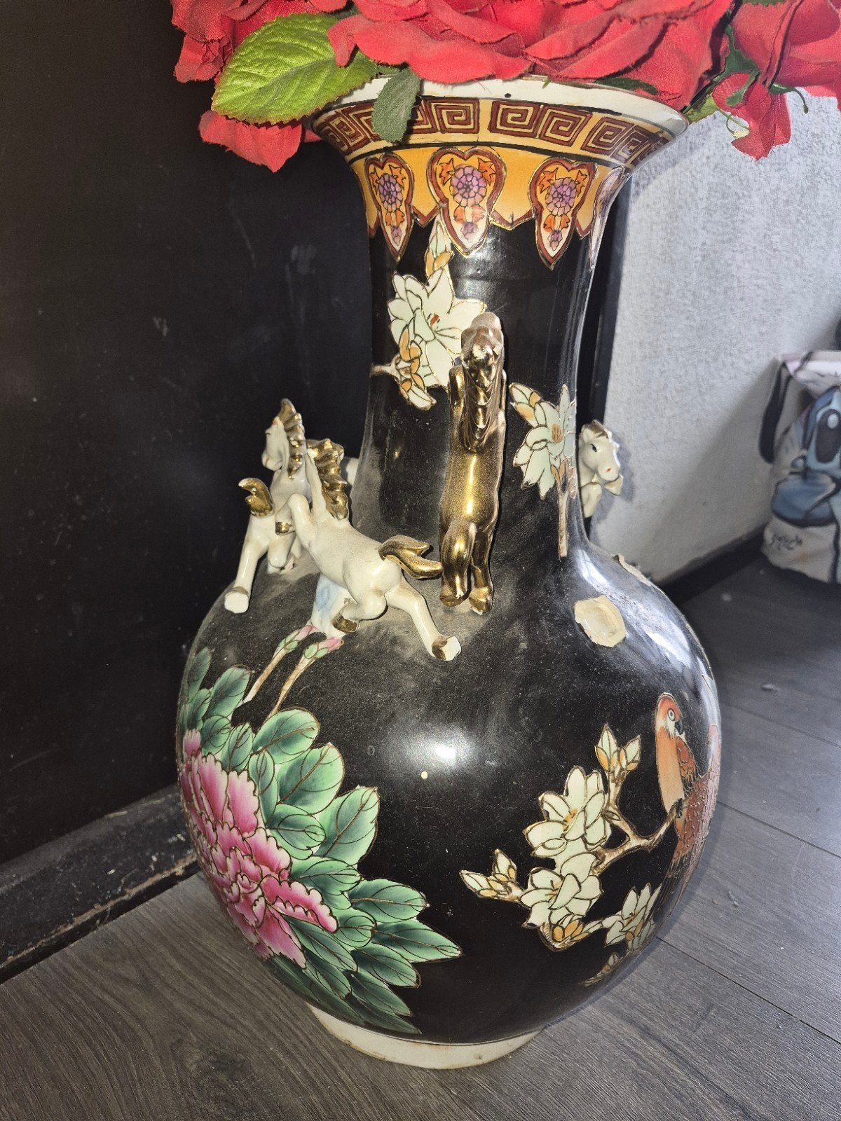 Oude Chinese vaas met paarden - beschadigd, Ophalen