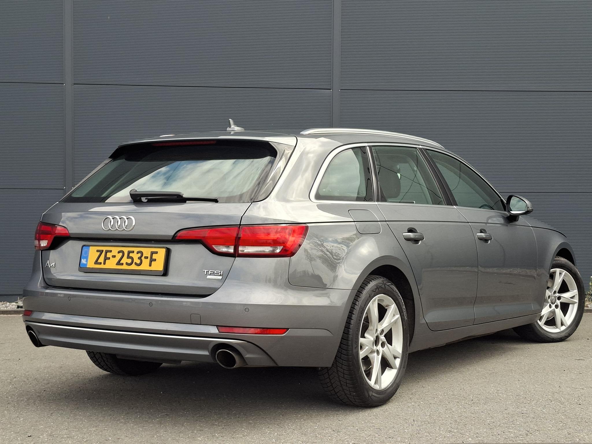 Audi A4 Avant 2.0 TFSI MHEV Design Pro Line | Virtual cockpi, Auto's, Stof, Gebruikt, 1500 kg, 750 kg