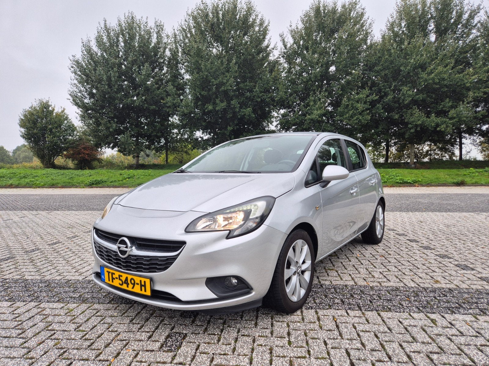 Opel Corsa 1.4 S&S 90pk 5d 2018 Grijs NIEUWE BEURT, Auto's, 4 cilinders, 49 €/maand, Handgeschakeld, 19 km/l