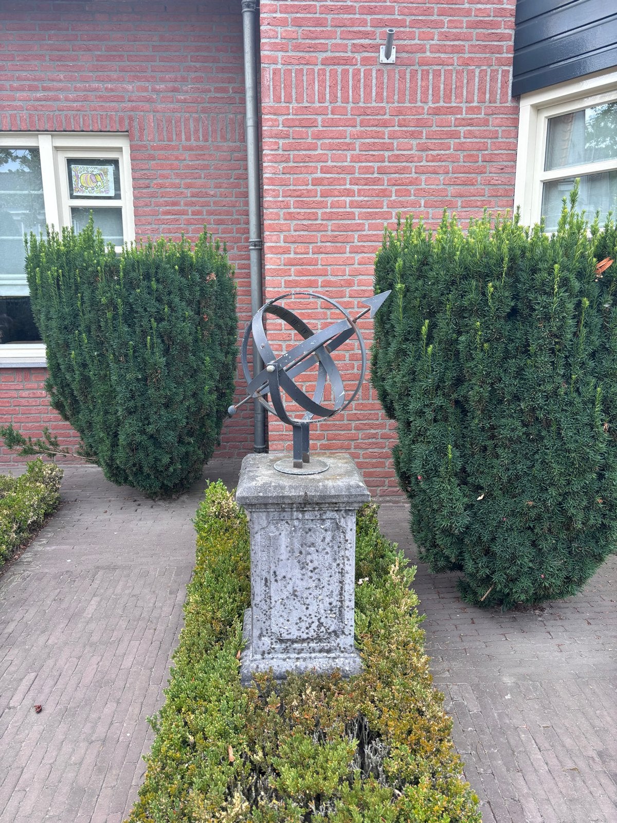Antieke Armillairsfeer Zonnewijzer op Sokkel, Ophalen, Gebruikt