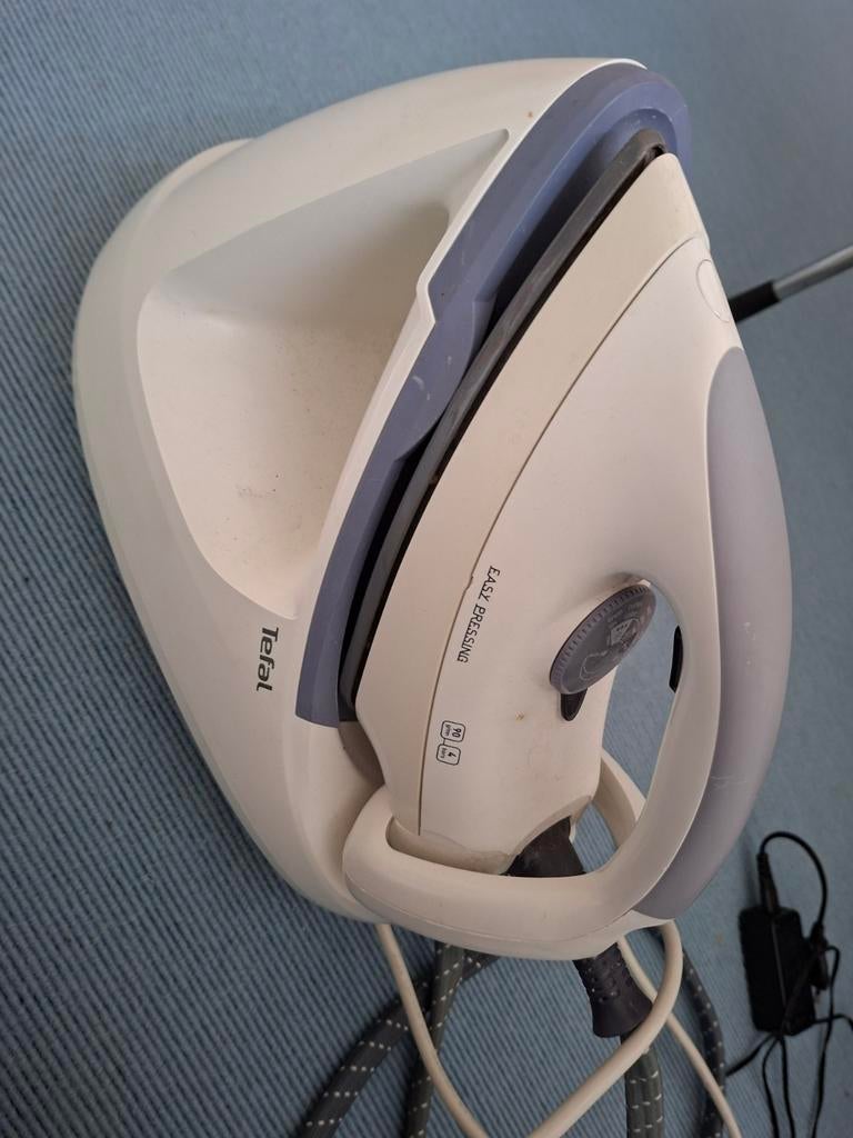 Stoomstrijkijzer als nieuw Tefal Easy Pressing, Witgoed en Apparatuur, Strijkijzers en Strijkplanken, Ophalen, Zo goed als nieuw