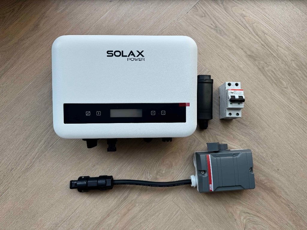 SolaX X1-MINI-2.0K-G4 complete set + WiFi/LAN, Ophalen, Zo goed als nieuw