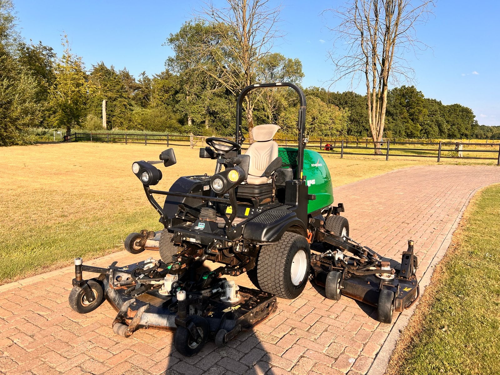 Ransomes MP493 Zitmaaier - Professionele Grasmaaier, Cirkelmaaier, Gebruikt, Ophalen of Verzenden, Benzine-grasmaaier