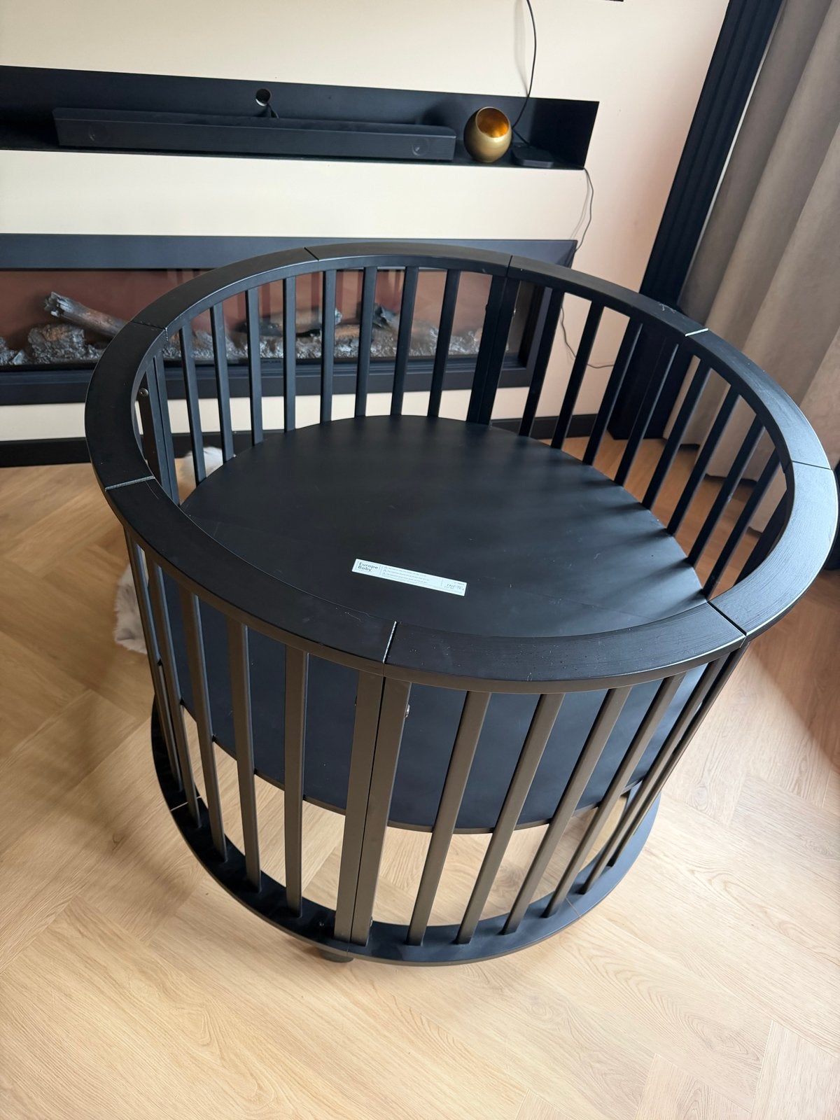 Ronde babybox van Europe Baby, zwart, Ophalen, Zo goed als nieuw, Rond, In hoogte verstelbaar