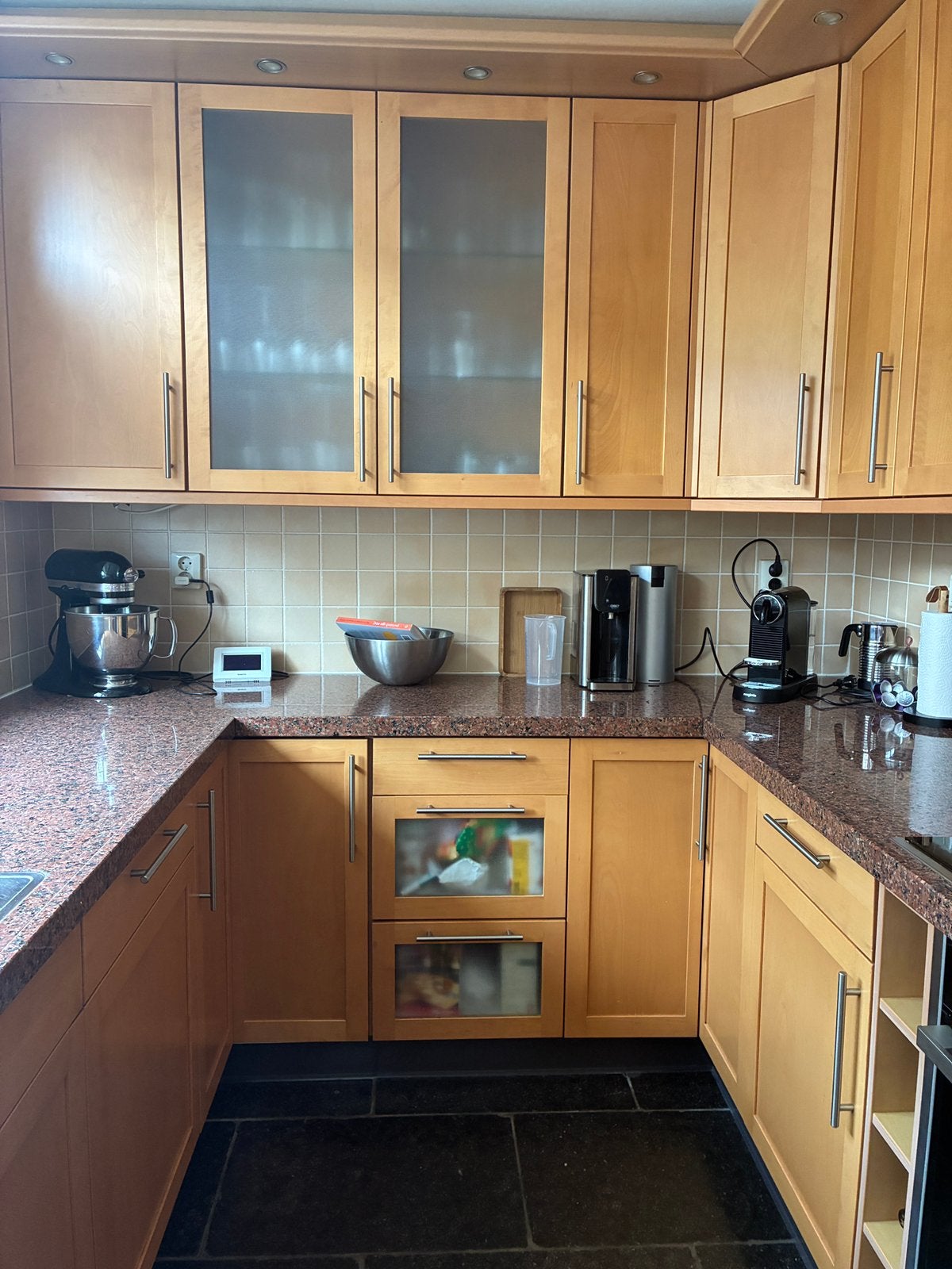 Houten U keuken met graniet aanrechtblad merk Häcker, Ophalen, Gebruikt, U-keuken, Bruin