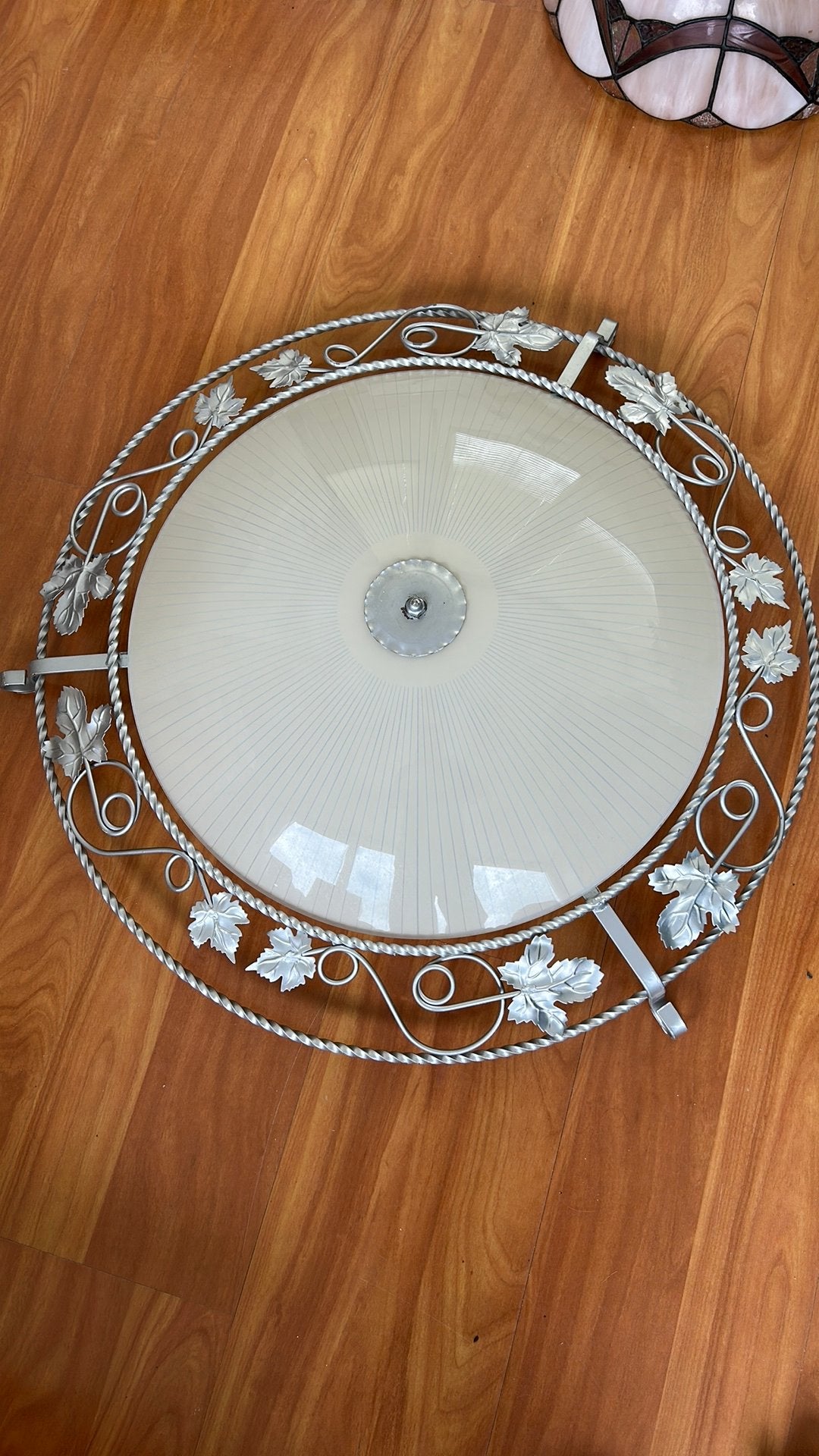 Mooie plafondlamp met sierlijke bladeren, Ophalen, Gebruikt