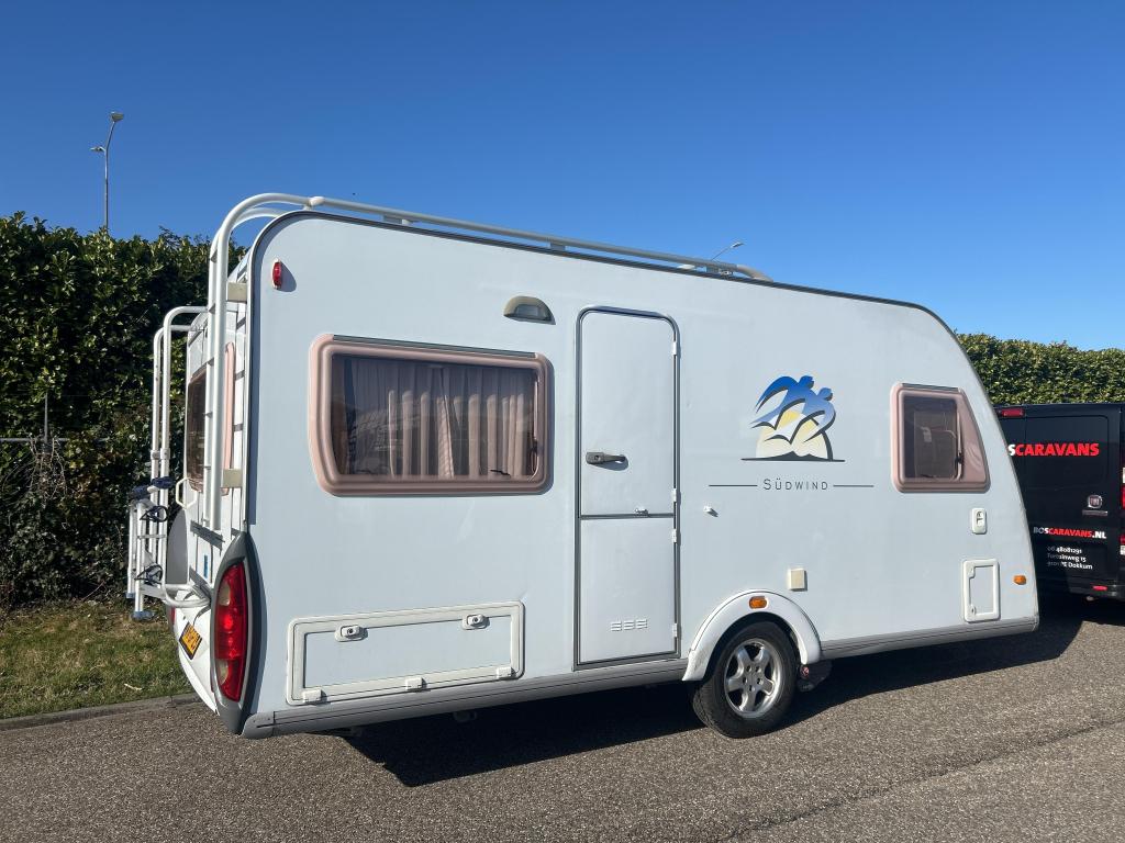 Knaus Sudwind Limited Edition 450 FU FRANS BED LUIFEL MOVER, Rondzit, Bedrijf, 4 tot 5 meter, Schokbreker