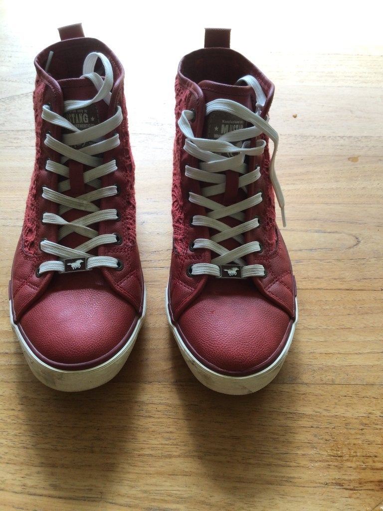 Schoenen, Ophalen of Verzenden, Sneakers of Gympen, Gedragen, Rood