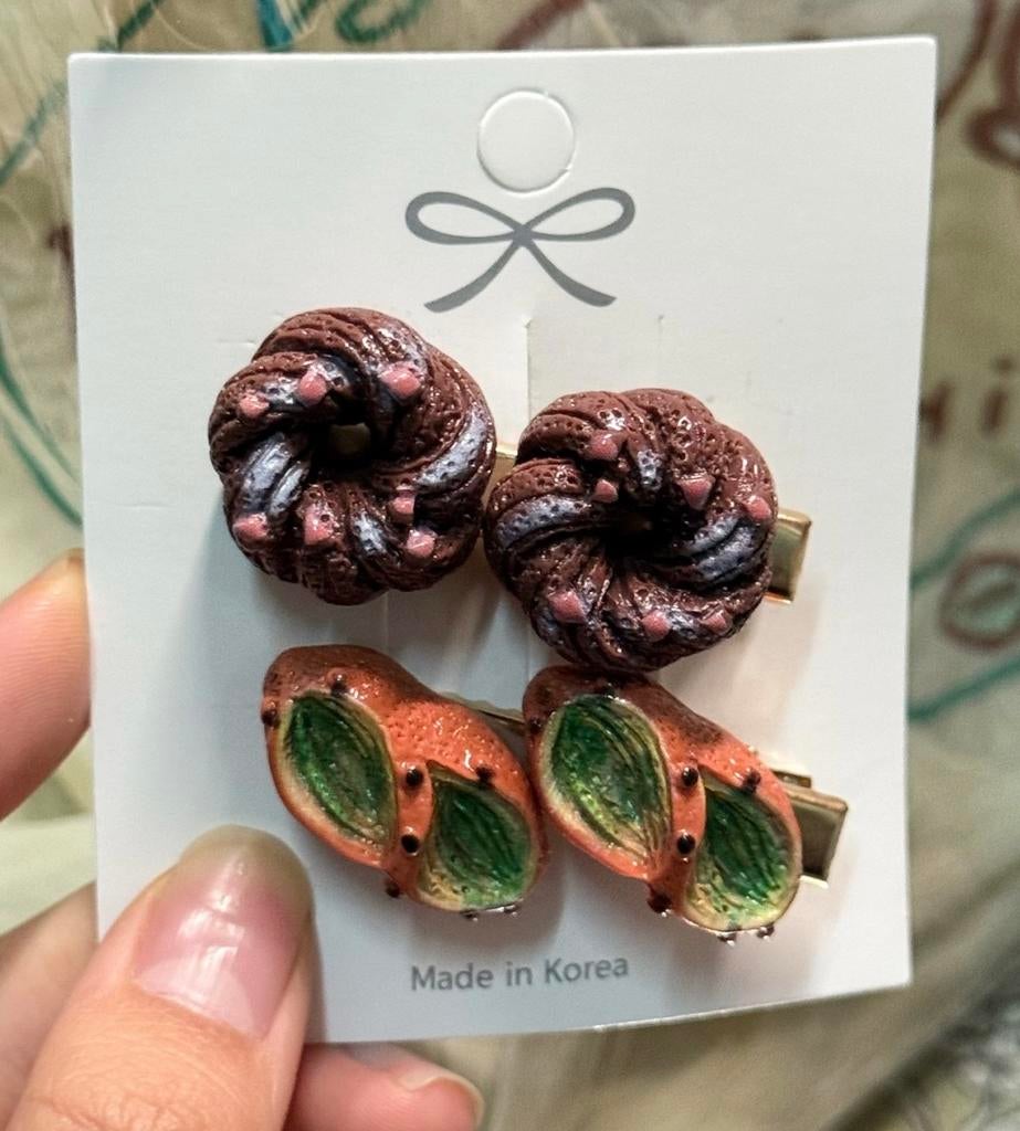 Leuke haarclips: 2x donut en 2x krab, Kleding | Dames, Ophalen of Verzenden, Nieuw, One size fits all